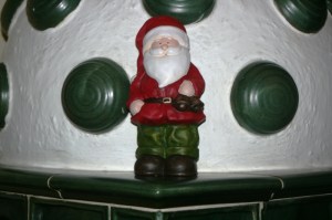 tomte-pa-kakelugnsfrisen